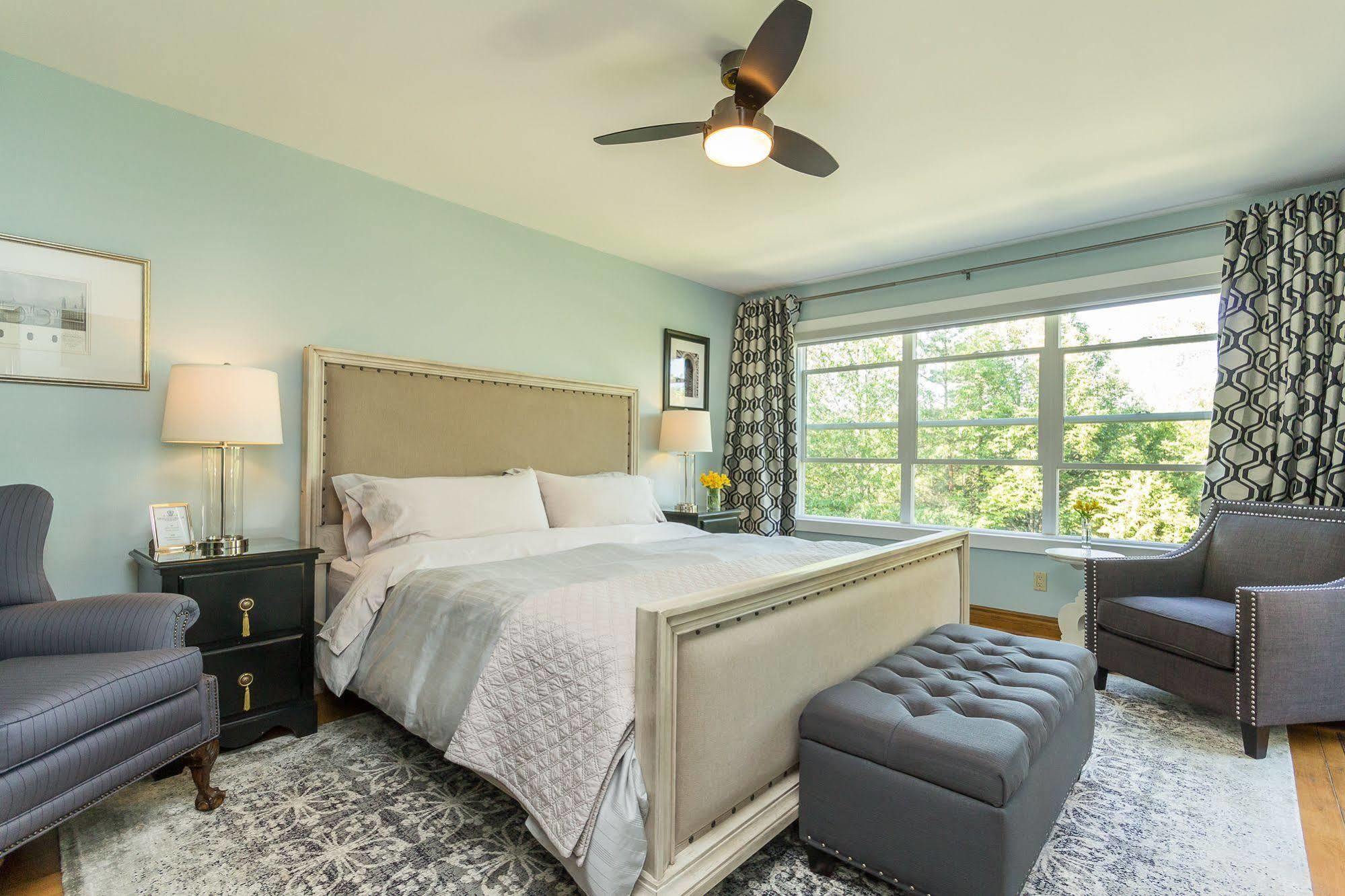 Craigleith Manor Bed & Breakfast Collingwood Extérieur photo