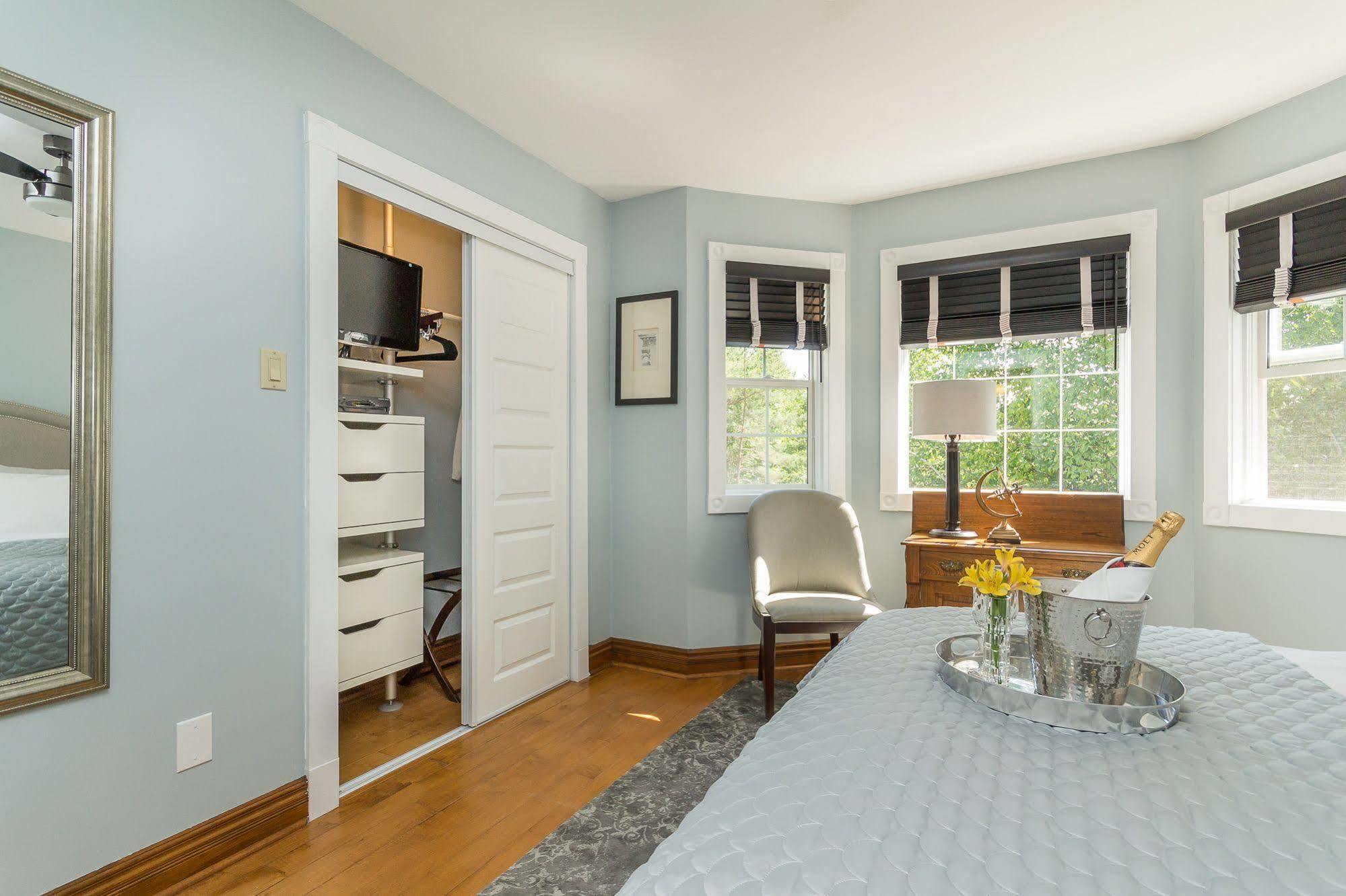 Craigleith Manor Bed & Breakfast Collingwood Extérieur photo