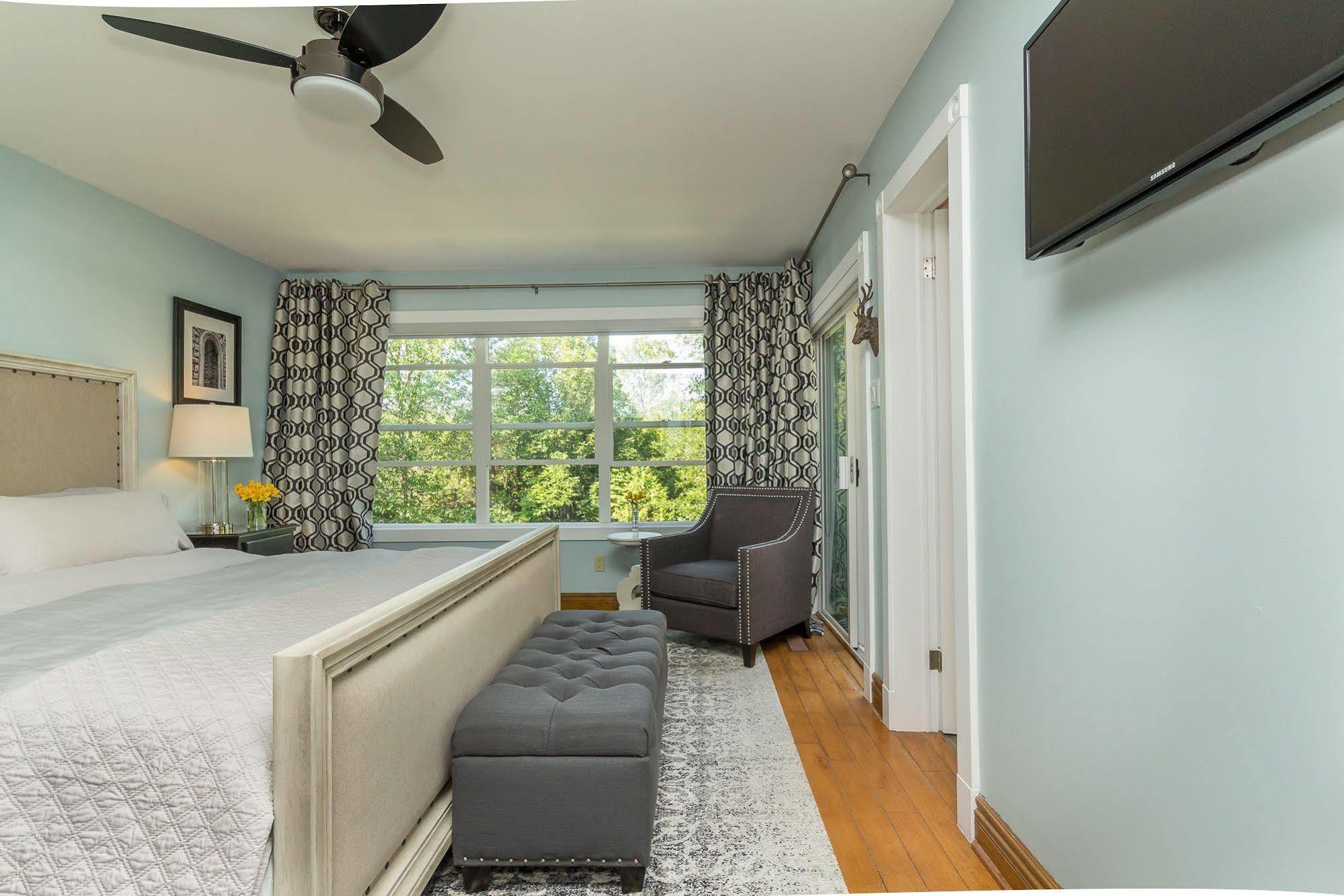 Craigleith Manor Bed & Breakfast Collingwood Extérieur photo