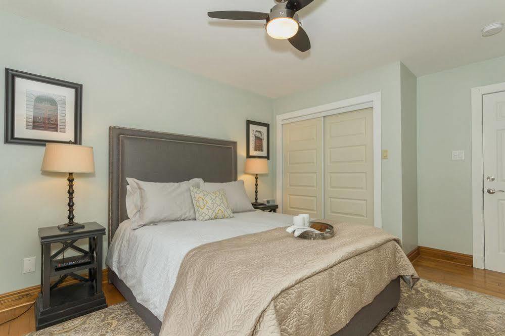 Craigleith Manor Bed & Breakfast Collingwood Extérieur photo