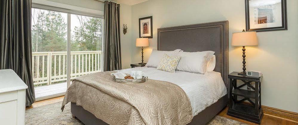 Craigleith Manor Bed & Breakfast Collingwood Extérieur photo